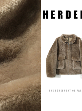 【粉红九周年专享】短款翻领拉链款皮毛一体外套 52088