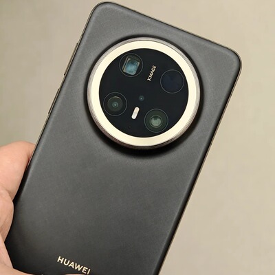 华为Mate70Pro+双卫星通信手机