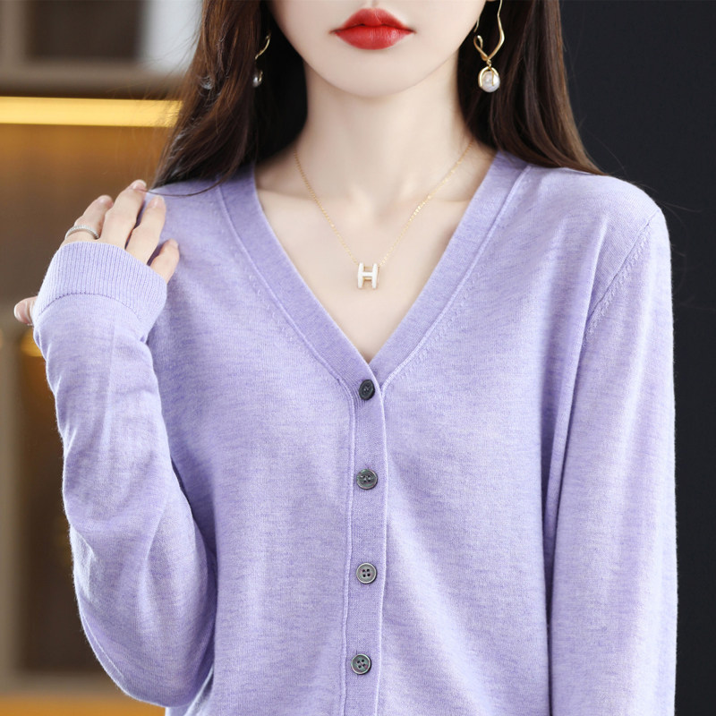 春装2024新款爆款v领针织开衫外套女小个子外搭显瘦单排扣感上衣