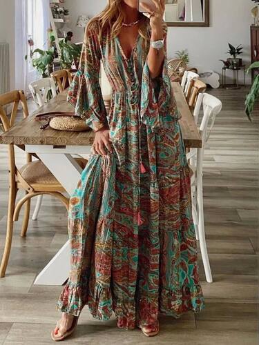 Printed V-neck flared sleeve floral dress印花V领喇叭袖连衣裙