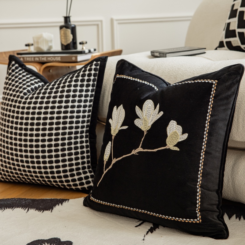 雅梵林刺绣玉兰花中古风抱枕