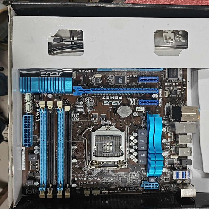 议价华硕PBH67主板,支持二其它元器件