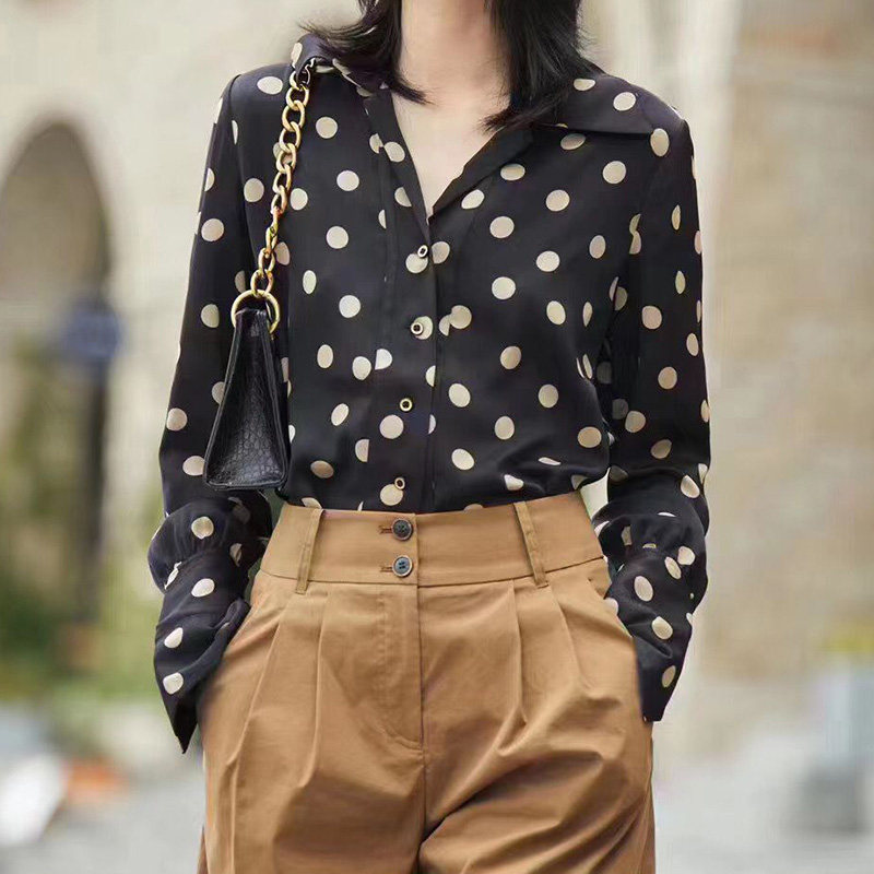 新阿玛施正旗舰店官网2020秋季新款衬衫女装正品V领波点印花上衣