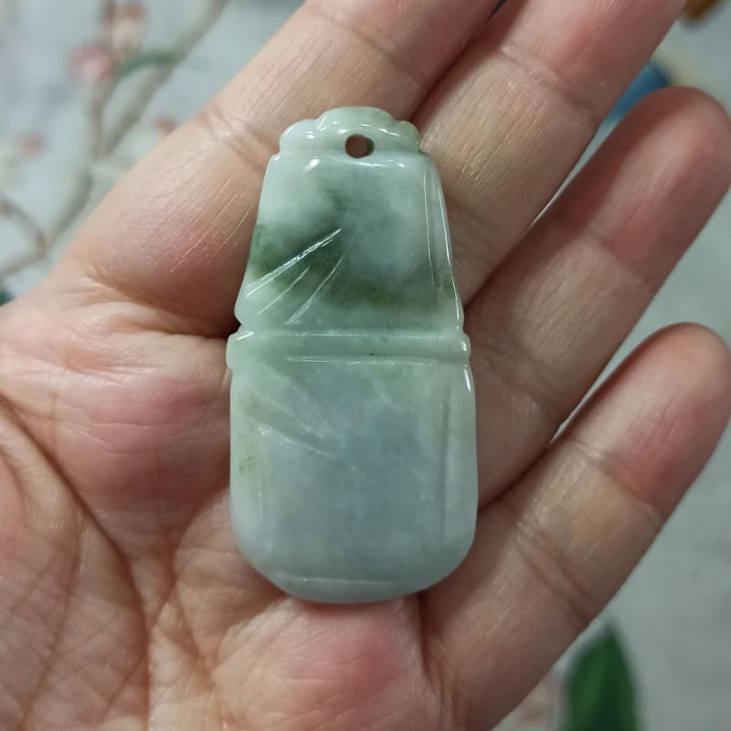 天然翡翠竹节吊坠绿底飘花