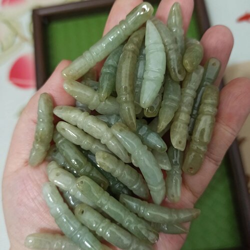 缅甸翡翠莲藕节玉璜手牌绿底