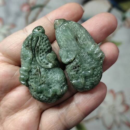天然翡翠吊坠白菜百财油青