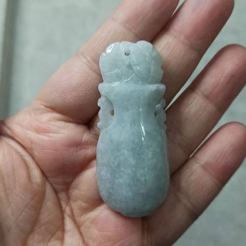 缅甸天然翡翠吊坠瓶子宝瓶