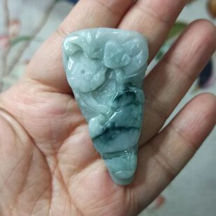 185缅甸天然翡翠吊坠雕刻件手把件飘花蝙蝠如意叶子福寿卡56X30mm