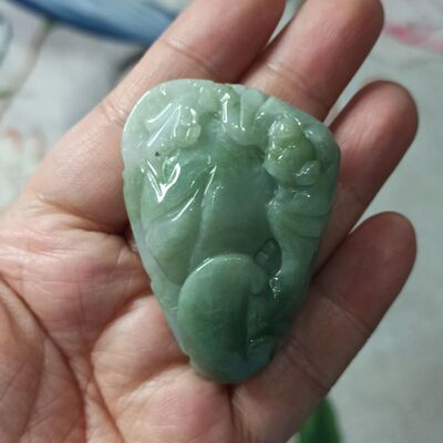 天然翡翠吊坠雕刻件手把件