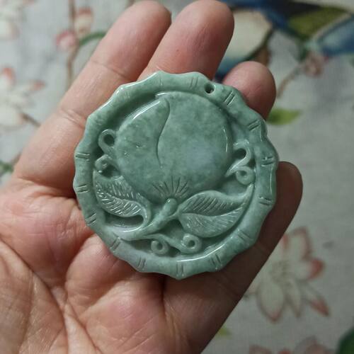 翡翠吊坠如意桃子清爽飘花圆牌