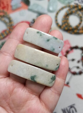 天然翡翠手牌雕刻件光面