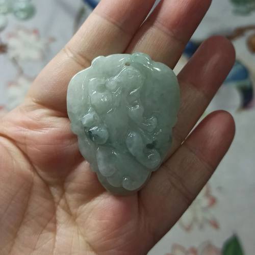 天然翡翠吊坠雕刻件手把件飘花
