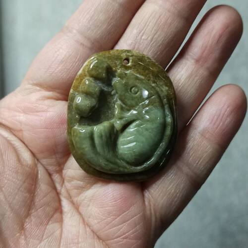 天然翡翠吊坠黄翡飘花荷叶鱼