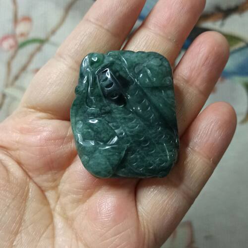 天然翡翠吊坠雕刻件手把件