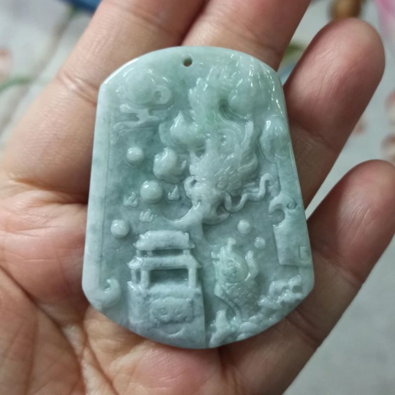 天然翡翠吊坠飘花山水龙牌