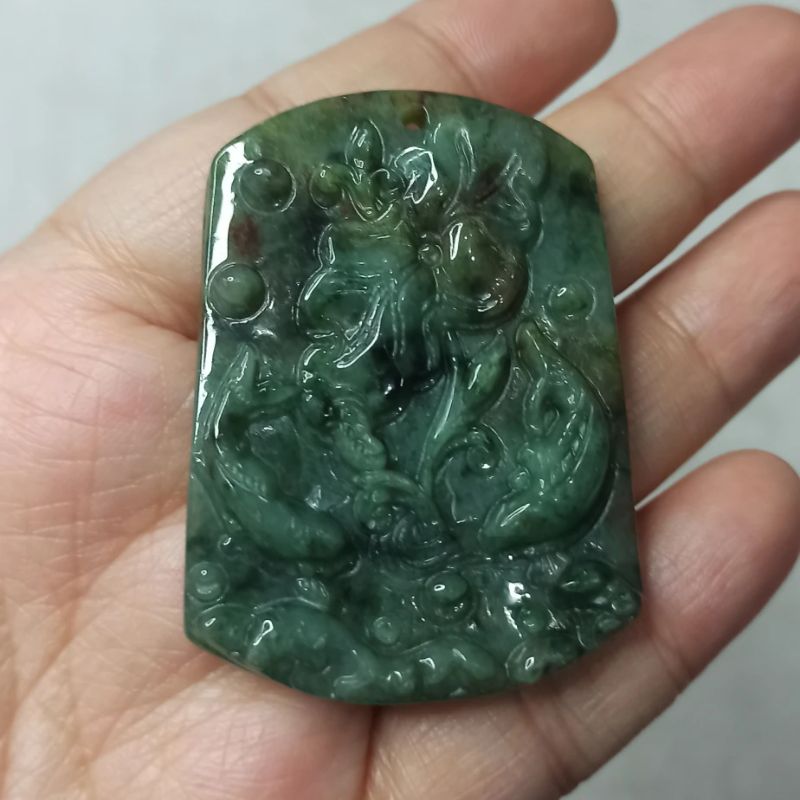 缅甸天然翡翠飘花吊坠绿底