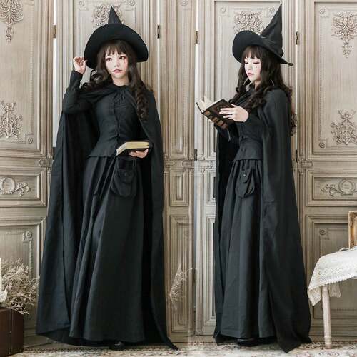 Halloweencostumeplayingvampire