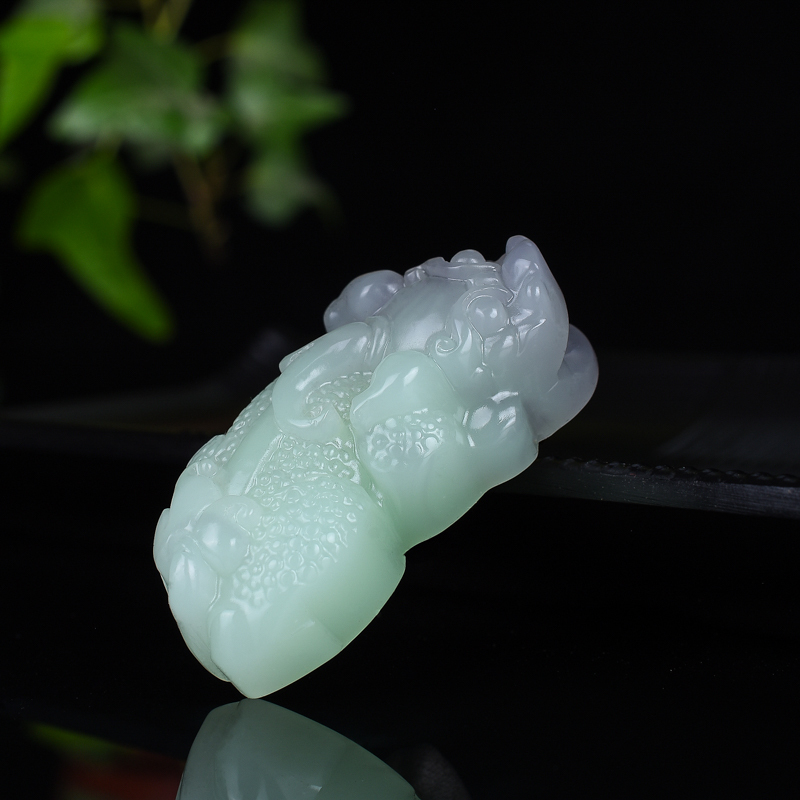 玉器新疆和田羊脂玉貔貅吊坠皮休挂件白玉翠绿烟紫三色皮丘男