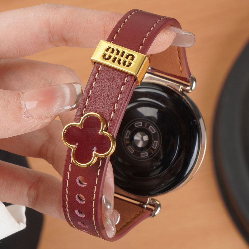 适用华为GT6手表四叶草miu扣新年红色真皮表带watchgt6pro运动GT5智能GT4女生41马年watch5大牌gt3秋冬高级