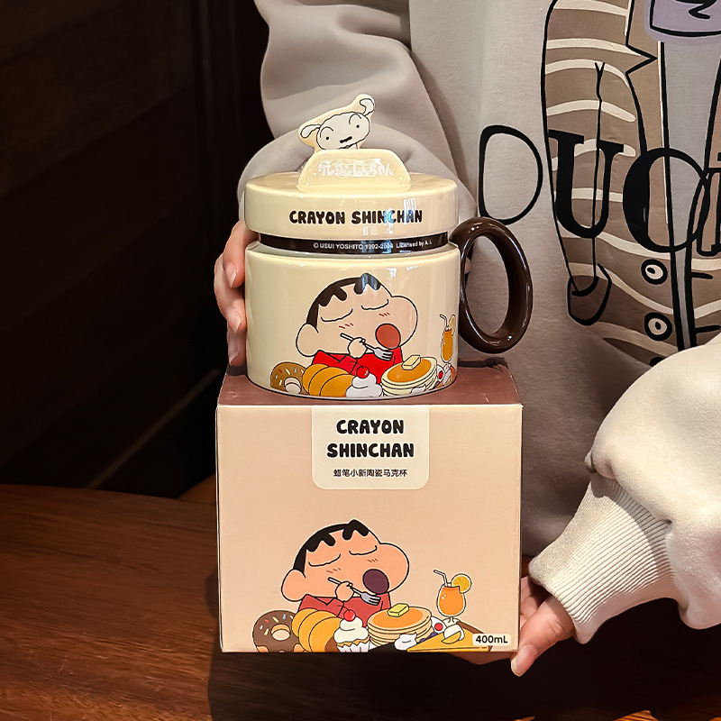 蜡笔小新马克杯带盖陶瓷水杯手机支架杯办公室高颜值牛奶咖啡杯子
