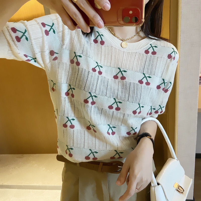 霏融早秋新款宽松细羊毛针织镂空短袖内搭显瘦樱桃提花圆领打底衫