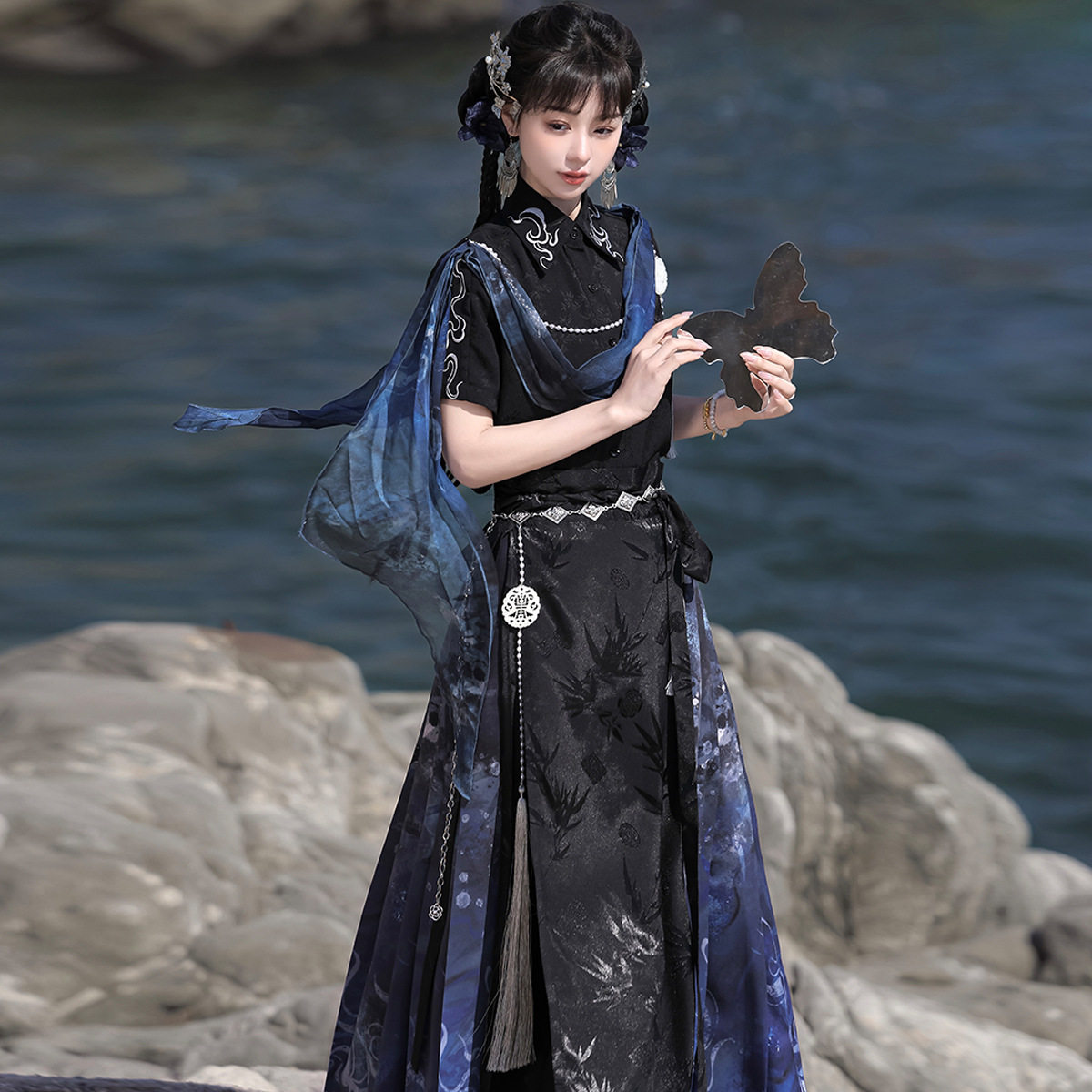 倚梦阁原创设计沧溟汉服女中国风新中式汉元素上衣马面裙套装图片