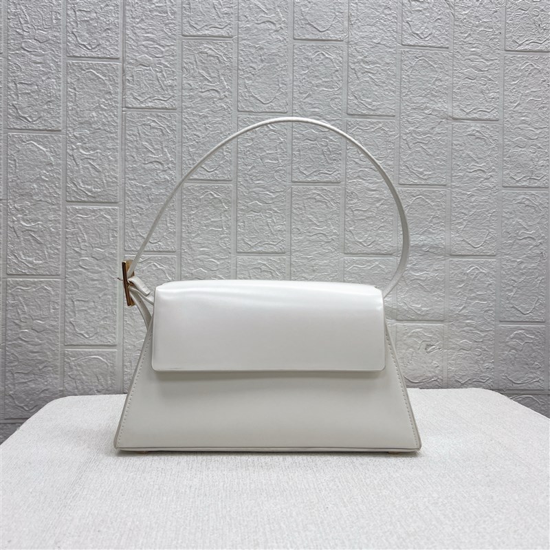 外贸尾货hm女士包袋时尚磁扣气质F手提金属铆钉喇叭形腋下包