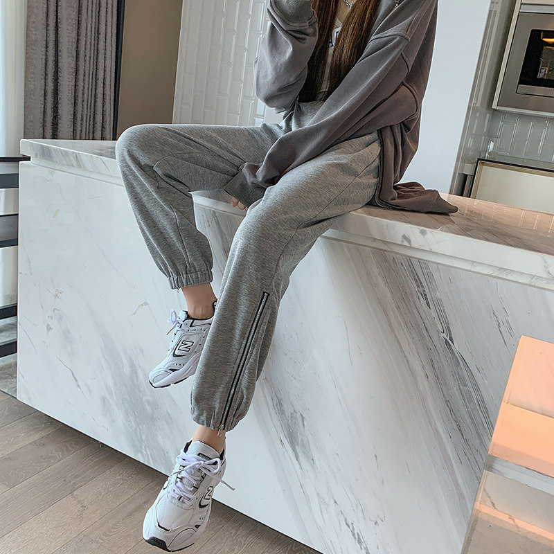 灰色开叉运动裤女春秋宽松束脚裤子2021新款夏季薄款哈伦休闲卫裤在类目 女装/女士精品, 裤子, 休闲裤中 - 来自Buy2taobao.com提供专业的淘宝代购服务