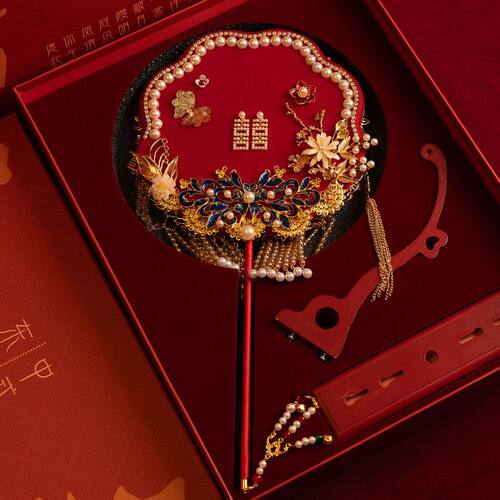 红色团扇高级感新娘结婚d
