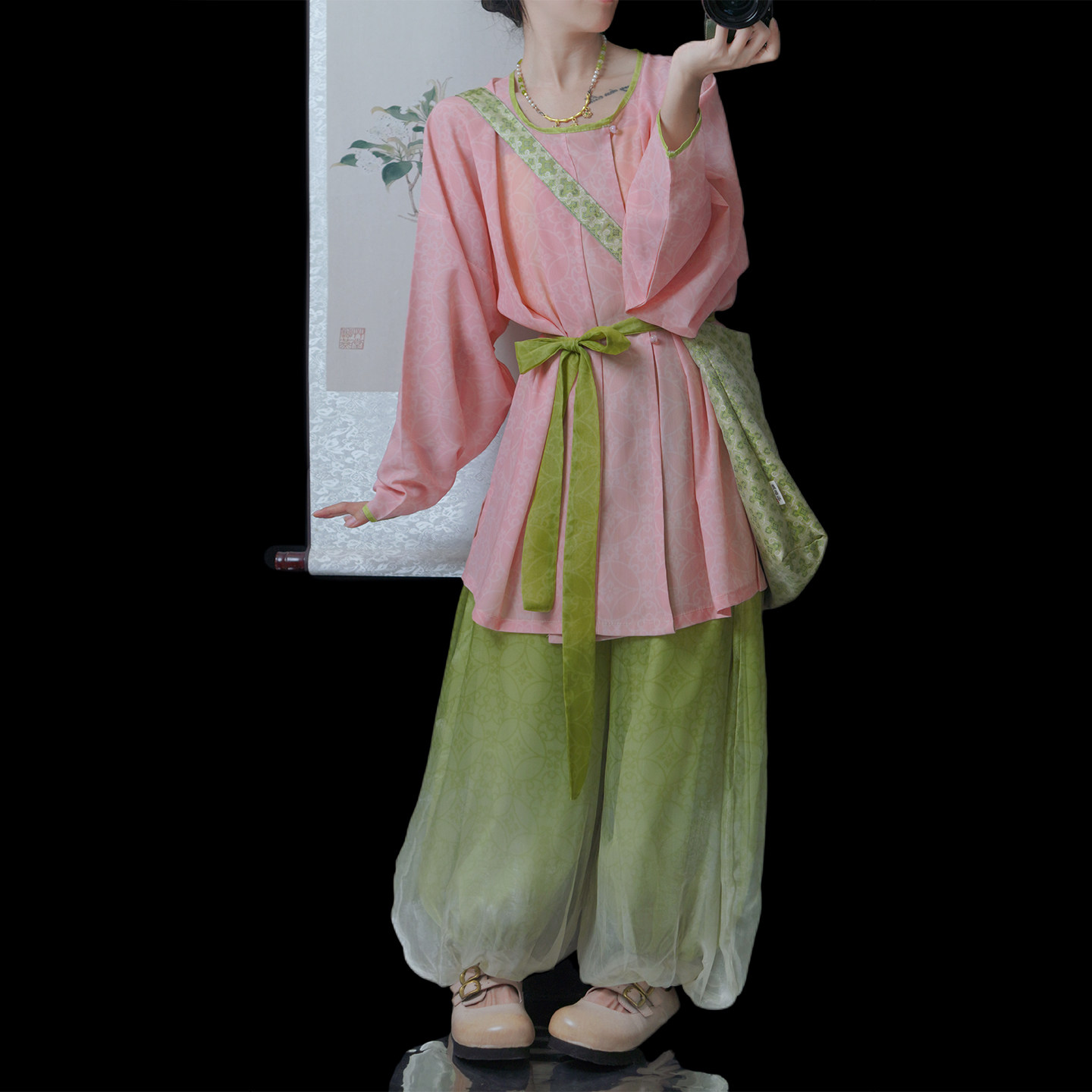 兰亭序原创【蜜桃】唐制印花短款圆领袍汉服女灯笼裤套装日常通勤