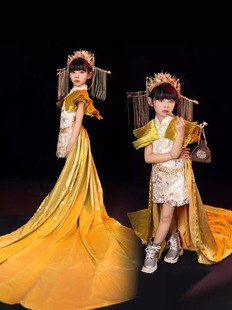 女童国潮山河图中国风礼服旗袍民族风金色演出服摄影拍照模特潮服