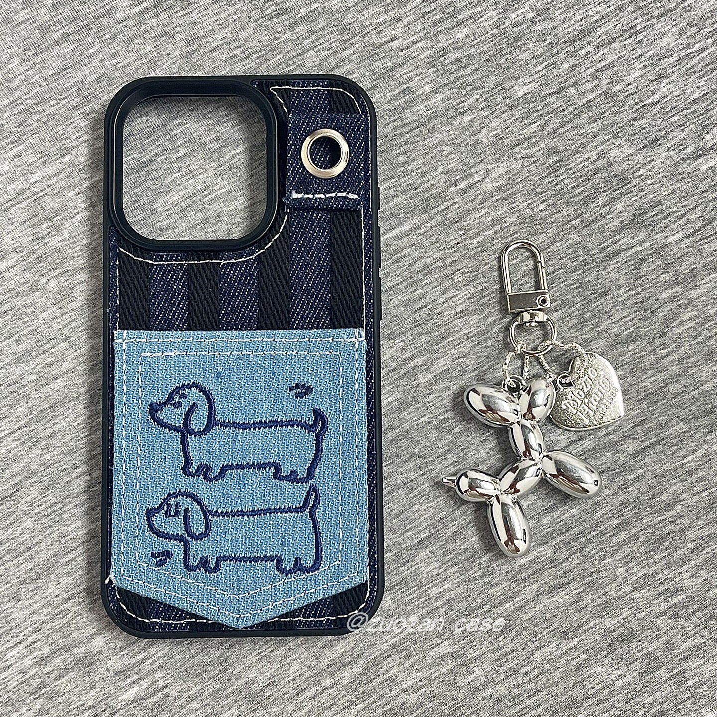 可爱牛仔布线条腊肠狗卡包适用苹果16promax手机壳iphone15pro新款14带挂件13女16pro全包防摔手机套超火小众