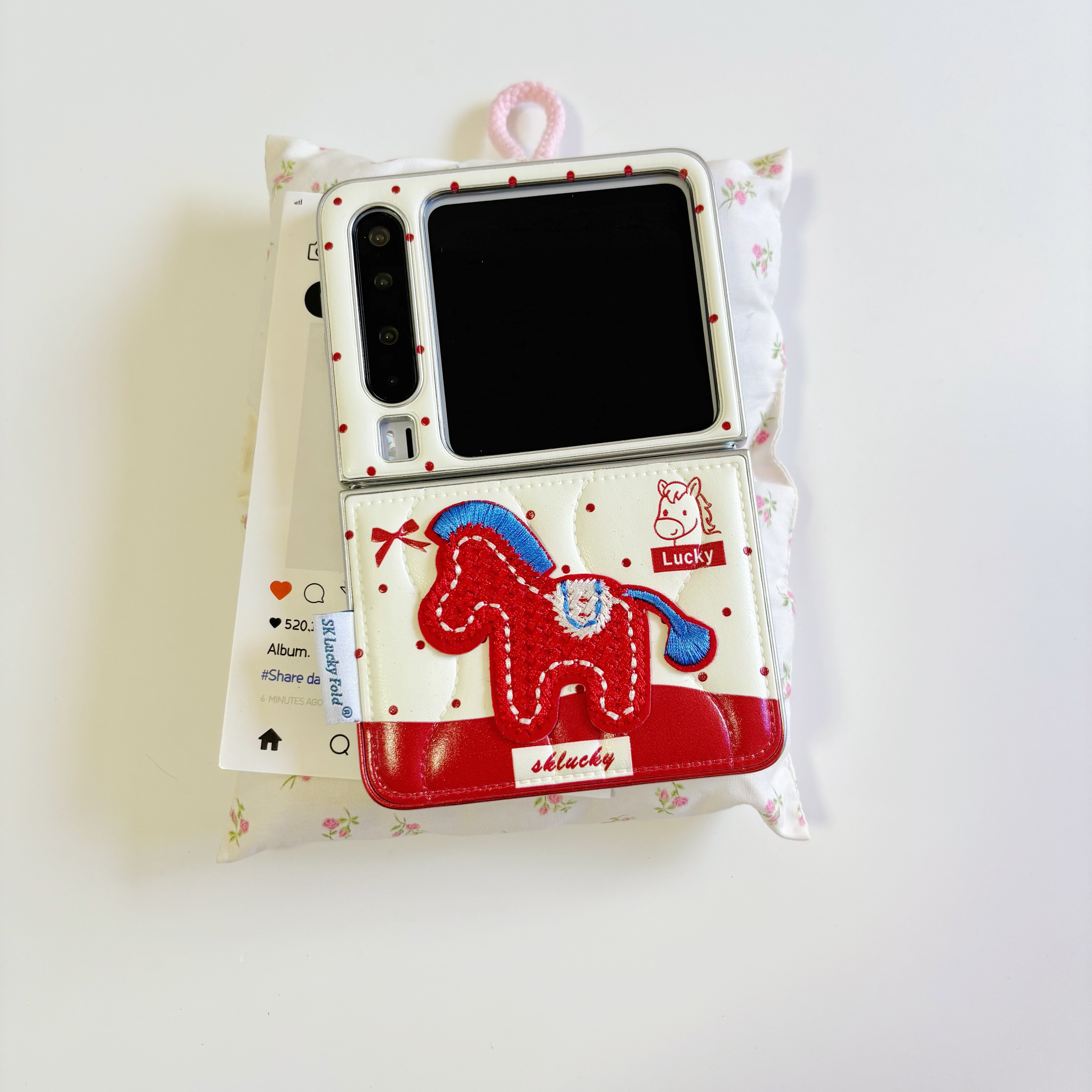 新年鼓包小红马适用于华为purax手机壳小折叠适用于小米mixflip2刺绣马保护套硬壳适用于三星zflip7荣耀,3C数码配件,手机保护套/壳,淘宝优惠券,粉丝福利购,淘宝优惠卷