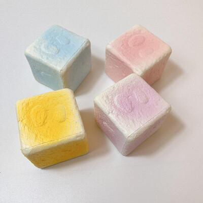 squshy超软慢回弹方块吐司解压玩具PU仿真食玩方形面包捏捏乐