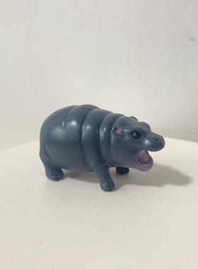 跨境新品圣诞节河马雕像动物装饰品家庭派对桌面摆件礼物创意摆件