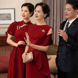 腊月穿的喜婆婆装正月冬天中国风大红色平时可穿大气妈妈婚宴礼服