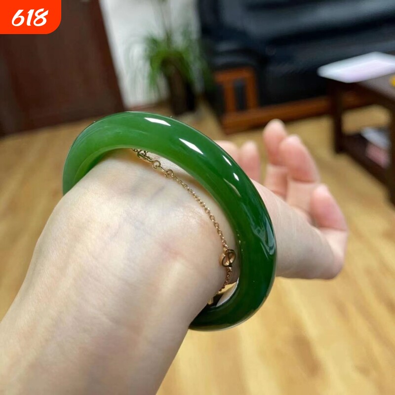 年轻款菠菜绿和田玉手镯女款胖圆条新疆仿玉镯冰种碧绿玉髓镯子