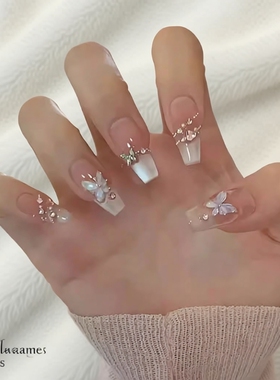 穿戴甲2026春夏设计师款蝶高级感手工美甲贴片蓝色法式蝴蝶椭圆