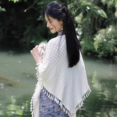 旗袍披肩外搭女2025新款流苏披风米白色针织夏季薄款红色黑色