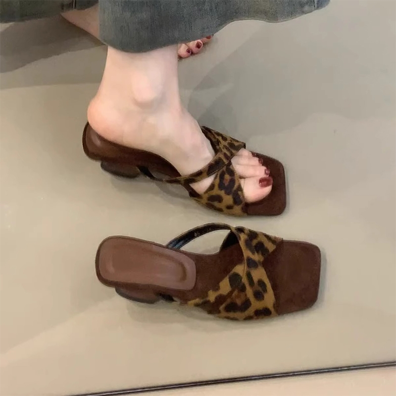 高跟版~方头坡跟软皮一字带凉拖鞋女夏外穿露趾复古气质豹纹凉鞋