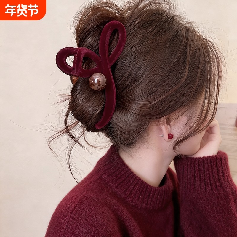 圣诞红丝绒珠珠抓夹大号女2025新高级感鲨鱼夹发夹后脑勺夹子头饰