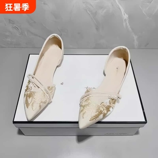 意尔康心选尖头平底包鞋2026新款大尺码软底旗袍鞋复古刺绣珍珠女