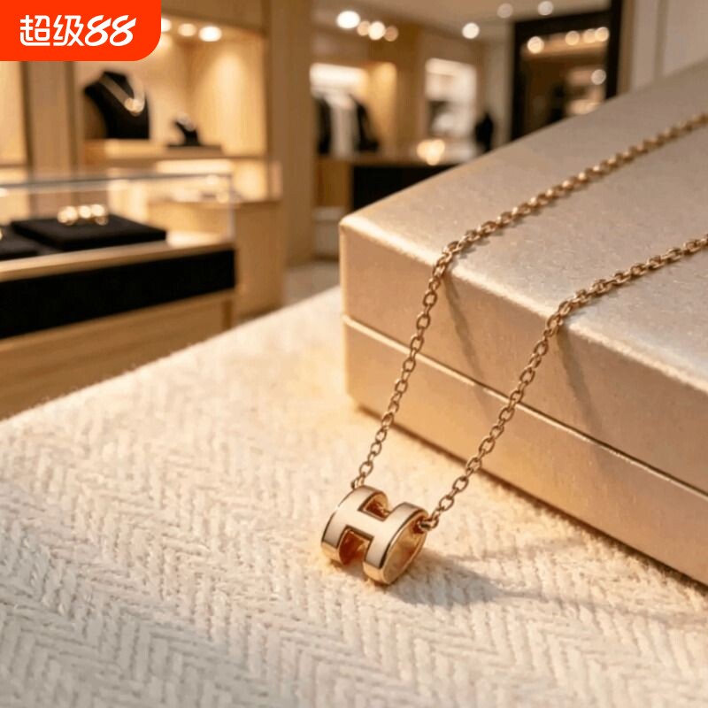 H项链女珐琅字母V金锁骨链吊坠mini气质高级感轻奢玫瑰金黄金黑色图片
