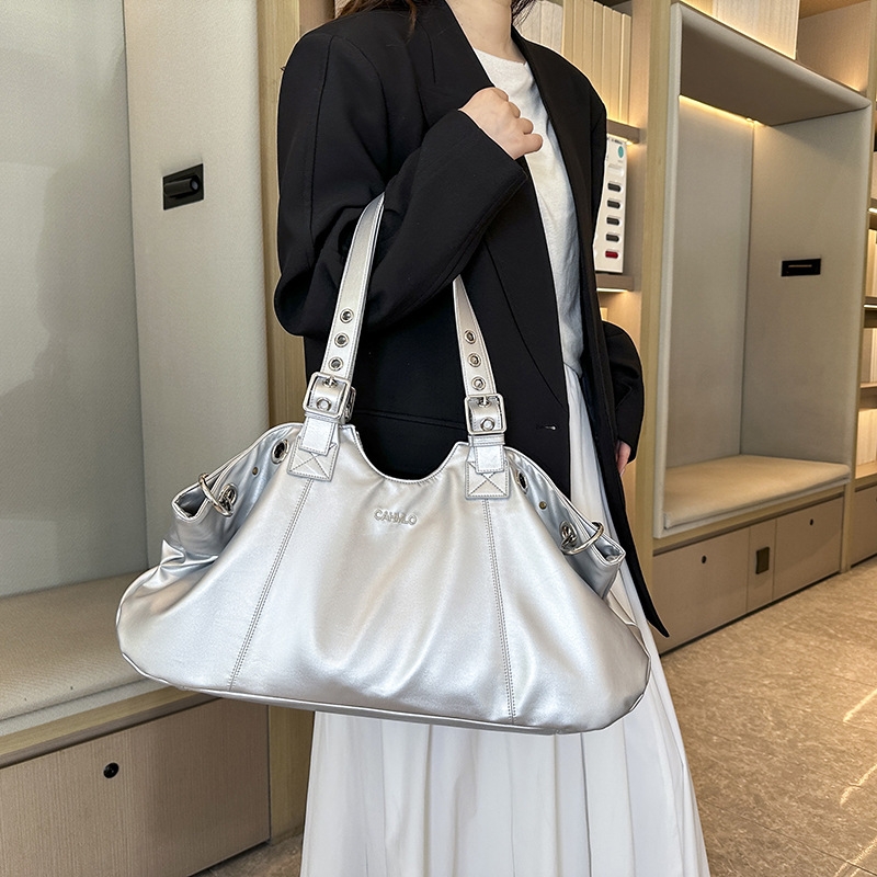 设计感时尚单肩包女大容量休闲简约托特包通勤旅行收纳手提妈咪包