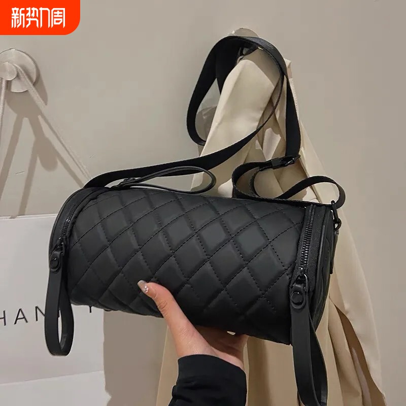加厚圆筒包女斜挎包潮洋气百搭水桶牛津布单肩包包生日礼物防水