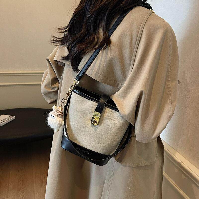 爱玛女仕今年流行小包包女超火新款小众轻奢单肩高级感通勤斜挎包