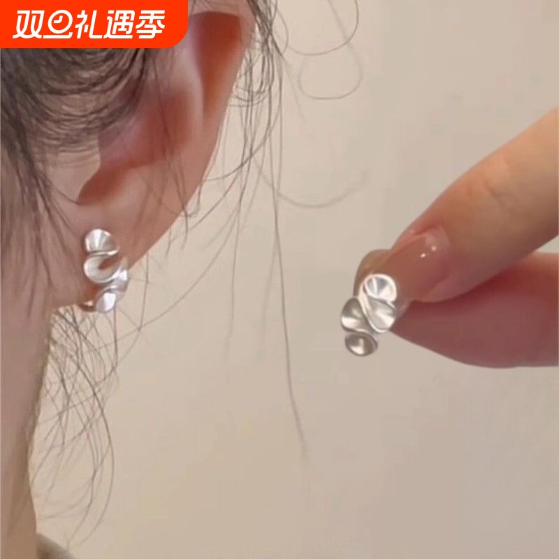 小众奶油花几何耳饰无耳洞女硅胶耳夹无痛蚊香盘百搭新年星星