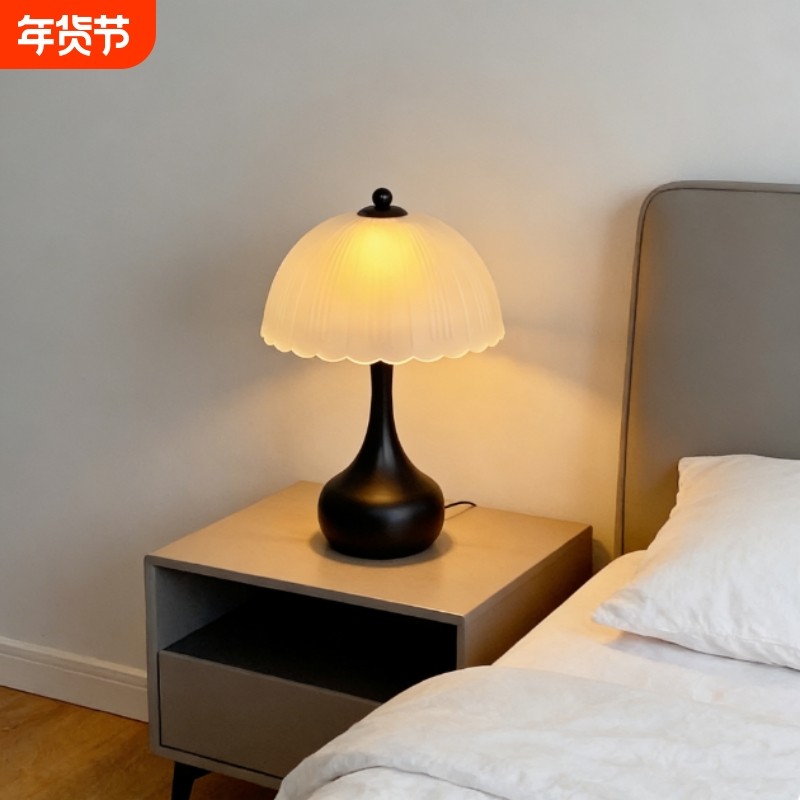 法式复古台灯卧室床头灯简约少女温馨北欧氛围灯书房装饰浪漫夜灯