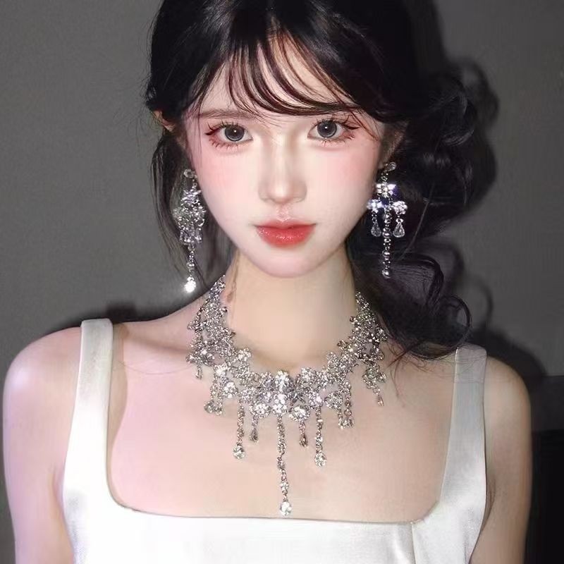 爆闪水滴晚礼服项链女新款夸张名媛宴会锁骨链新娘主持人配饰颈链