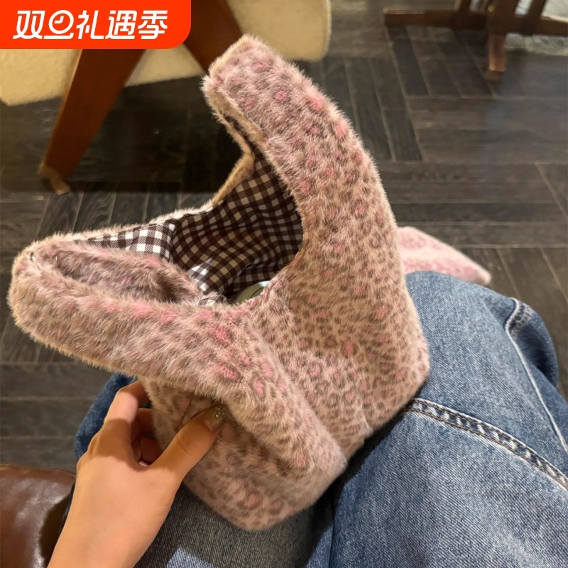 秋冬紫色豹纹手提包新款毛绒通勤休闲手腕包上班杂物外出手拎小包